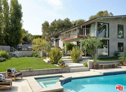 6738 Wildlife Road
