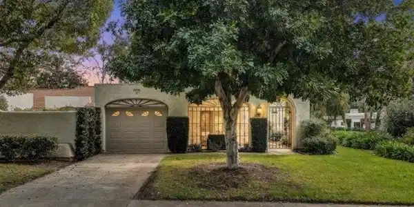 3516 Bahia Blanca W