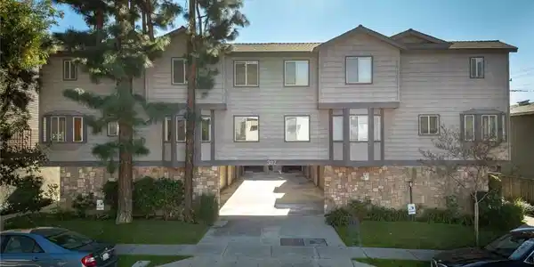 302 W Loraine Street