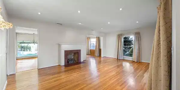 1207 Graynold