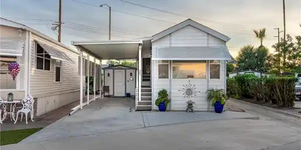 1295 205 S Cawston