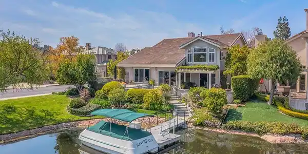 2567 Oakshore Drive