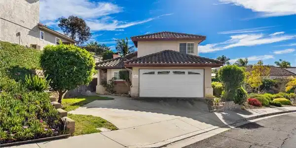 1861 Loreto Glen