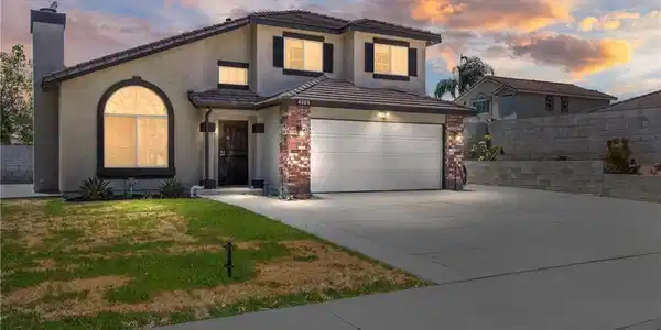 4904 Tamarron Court