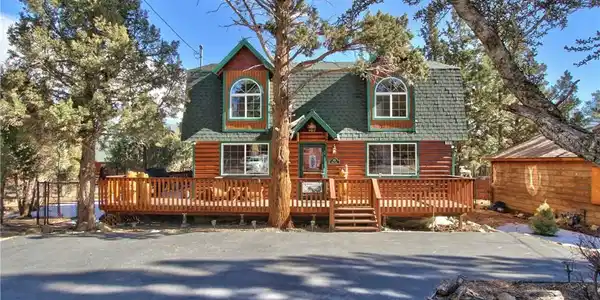 525 Pine Lane
