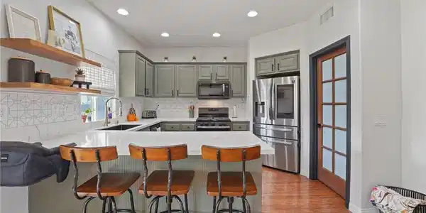 14289 Meadowlands Drive