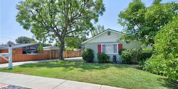 300 W Laurel Avenue