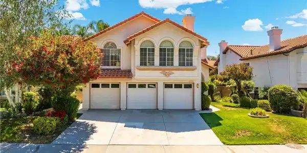 28852 Woodside Drive