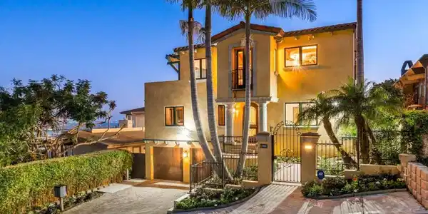 3235 Harbor View Dr