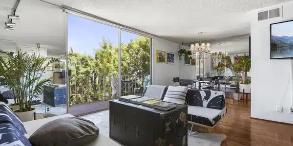 100 S Doheny Drive