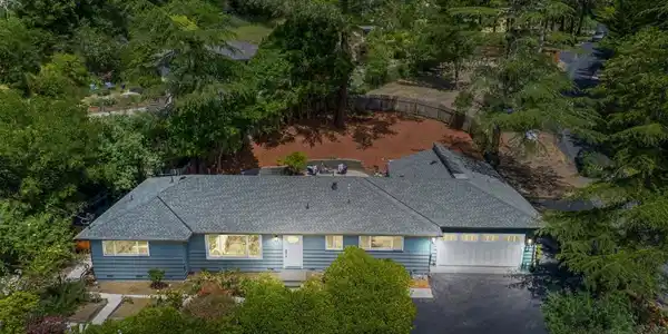 390 Glen Canyon Road