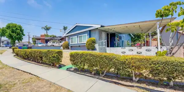 2951 MANOS DRIVE
