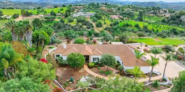 2860 Via Rancheros Way