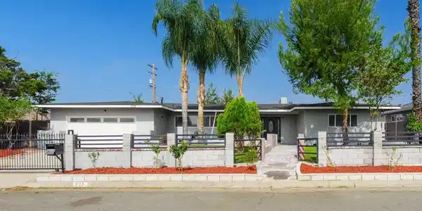 932 N Encina
