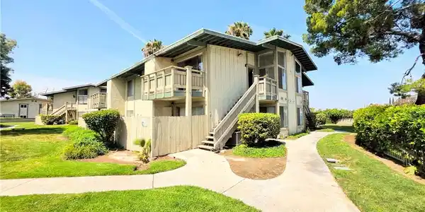 1800 E Old Ranch
