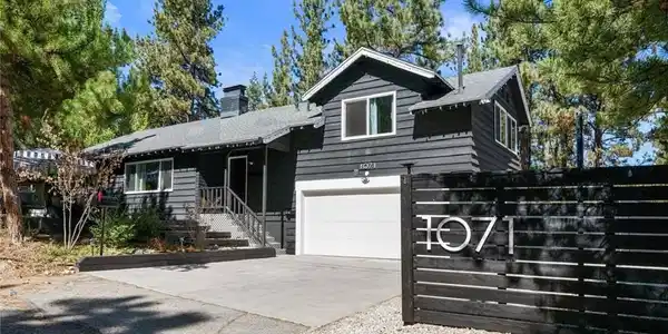 1071 Mountain