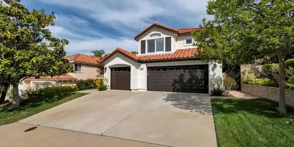 360 Cliffhollow Court