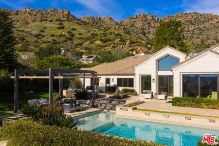 1885 Mesa Ridge Avenue