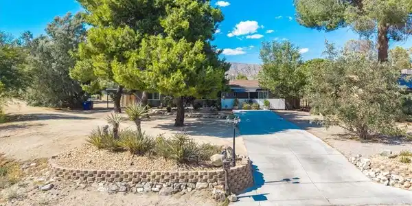 49244 Tamarisk Drive