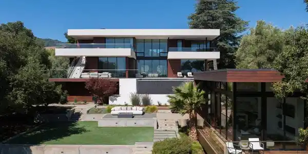 10718 Mora Drive