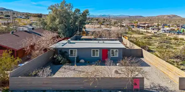 62010 El Reposo Circle