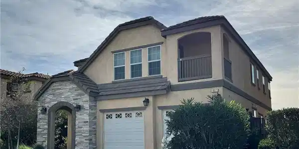 957 W Tibbot St.