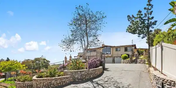 4816 Redondo Dr
