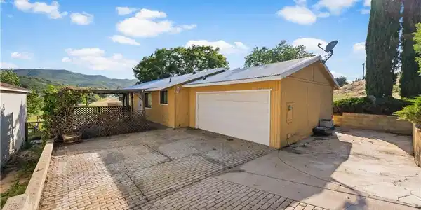 14526 Hardtree Drive