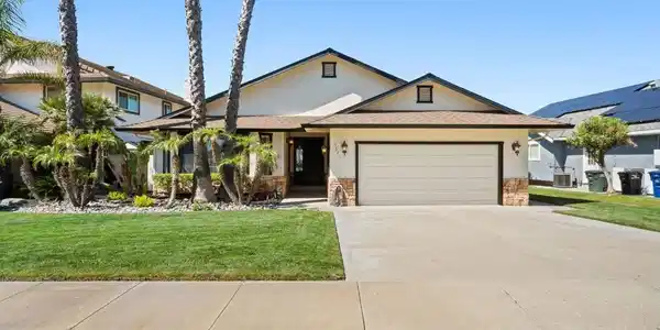 5621 Starboard Dr