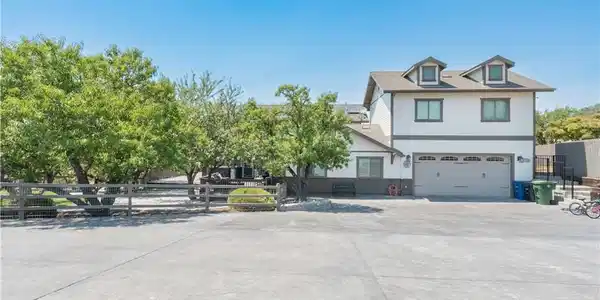 1610 Lyle Lane