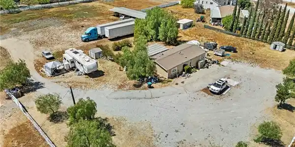 25910 Rolling Hills