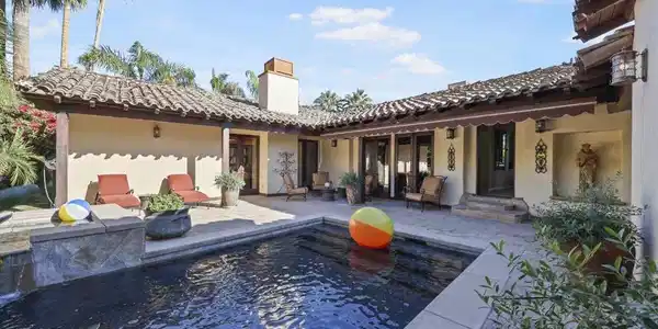 270 W Overlook Road