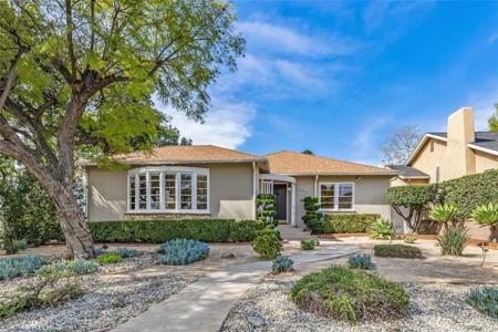 1685 Roosevelt