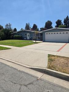 1027 N Greer