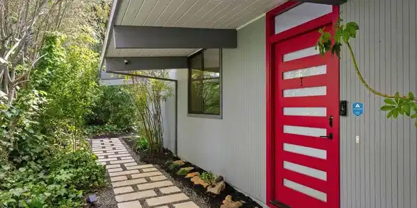 10 Laurel Hill Court