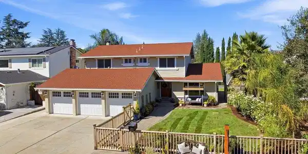 15640 La Sierra Court