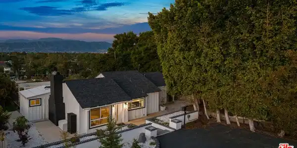 11775 Laurelwood Drive
