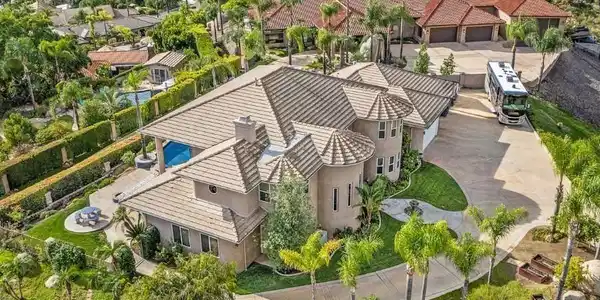 836 Camelot Pkwy