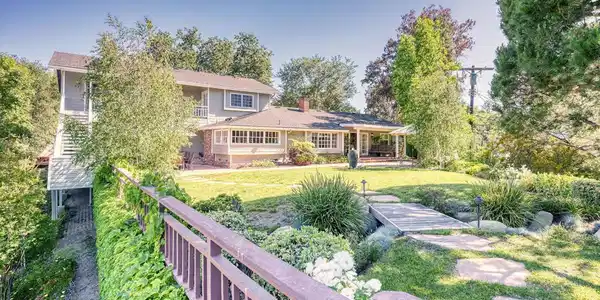 22101 Mulholland Drive
