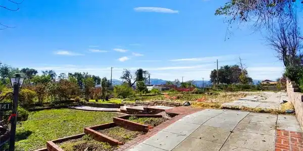 2641 Highview