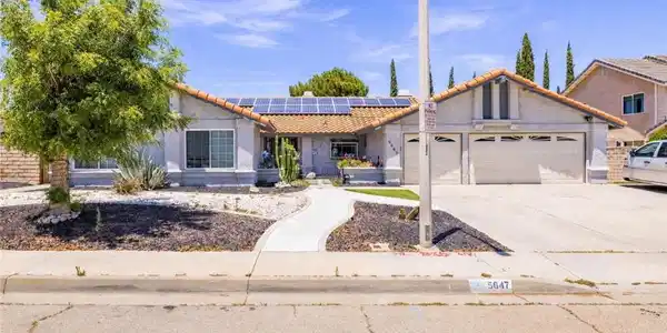 5647 Redwood Ave
