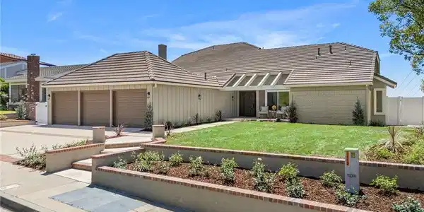 3412 E Longridge Drive