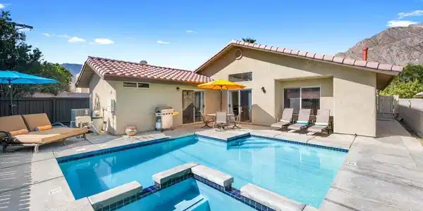 53420 Avenida Juarez