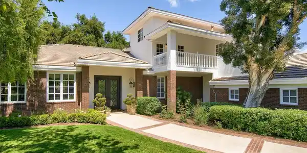 5135 Island Forest Place