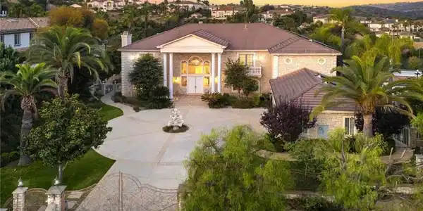 2828 Water Course Drive