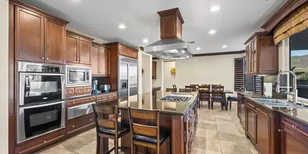 739 AGUA VISTA DR
