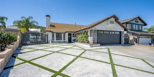 22206 Claibourne Lane