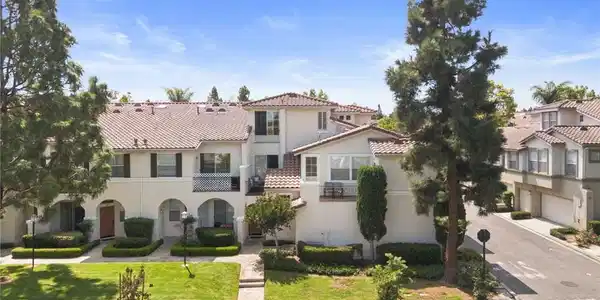 811 Larkridge