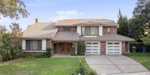 1136 Columbia