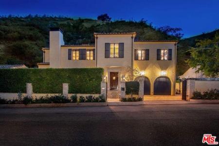 1445 N Bundy Drive